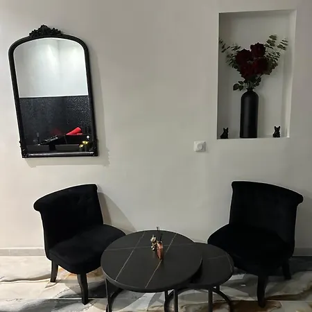 De Prestige Avec & Cinema Apartment